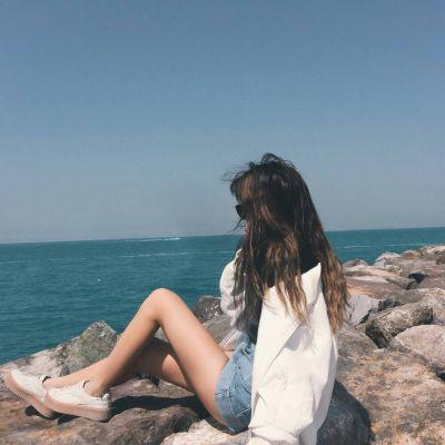 美丽的背影女生微信头像