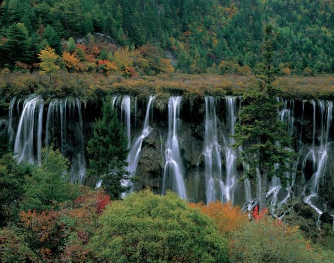 九寨沟自然山水瀑布图片