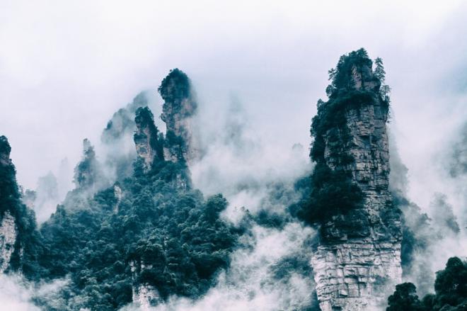 张家界的群山风光图片