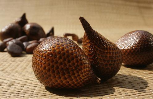 非常美味、口味清甜的蛇皮果水果图片