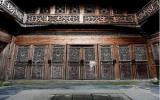 雕刻纹饰木雕楼古建筑图片